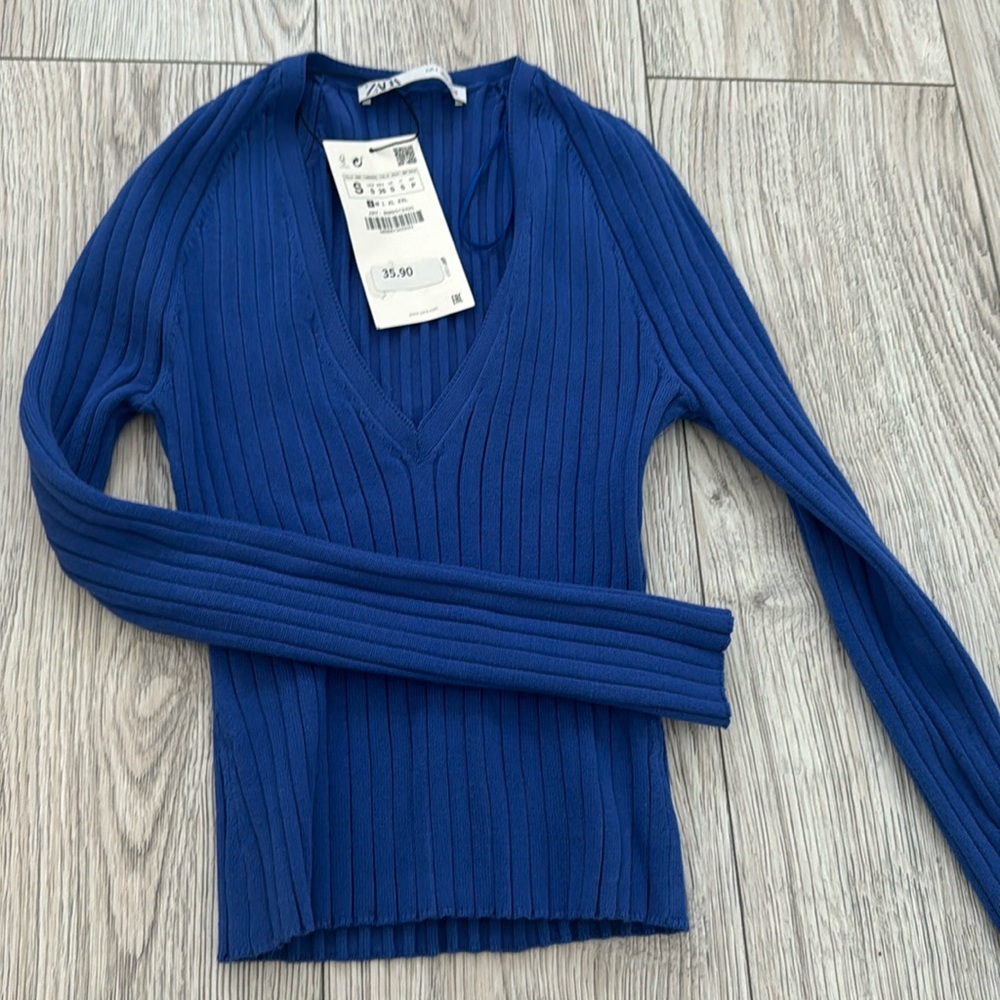 Zara NEW sweater